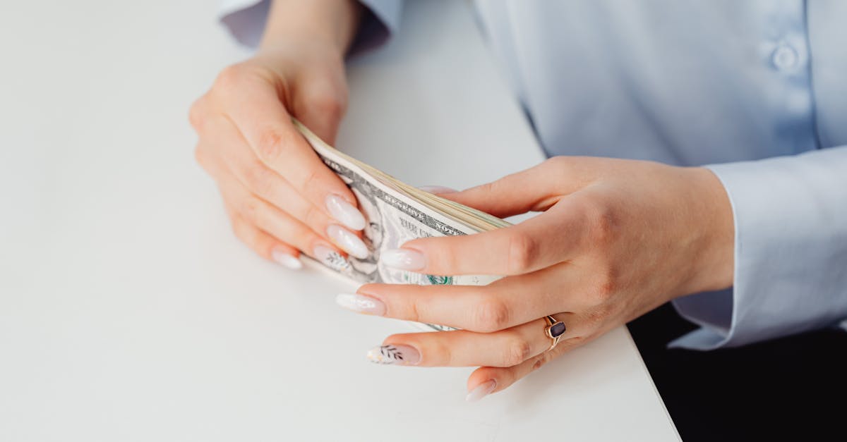 Saisie sur salaire sans être averti : vos droits et recours face à cette situation